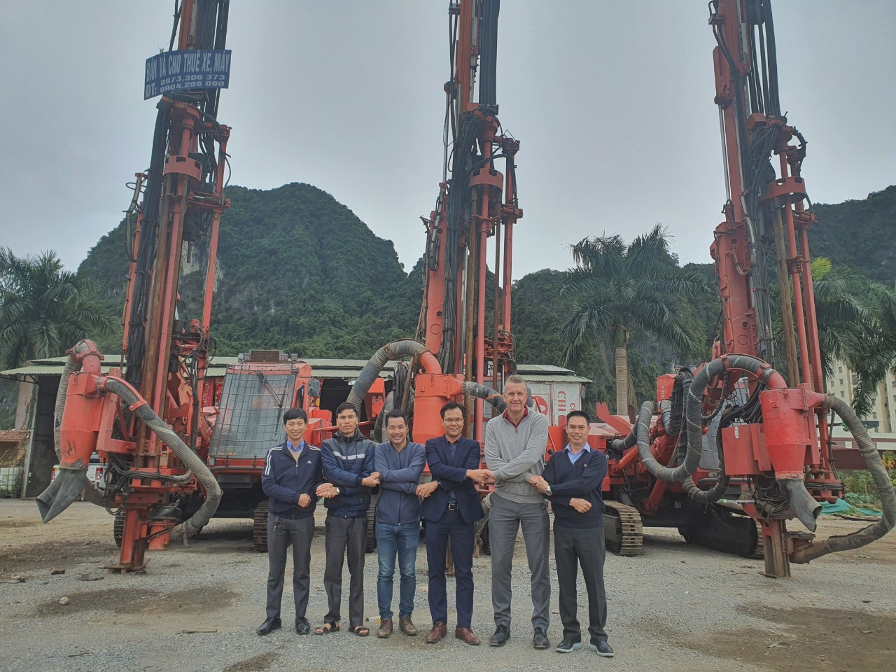 Replace-Parker-Hydraulic-Motor-at-Ha-Lan-Company-Limited-for-rock-drill-system