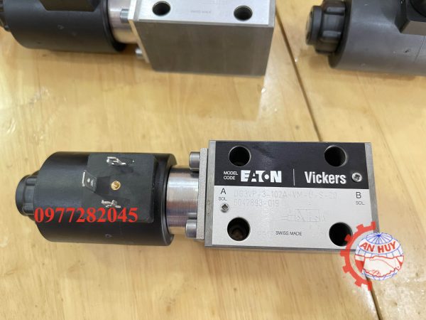 Van-Vickers-Directional-Valve-DG4V-5-2AJ-VMU-H6-20